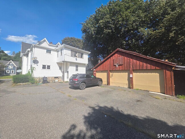 Building Photo - 68 Wetmore Ave