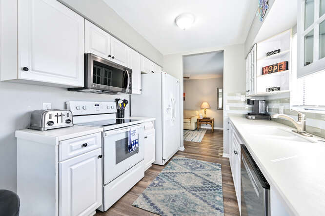 Building Photo - 253 2nd Ave