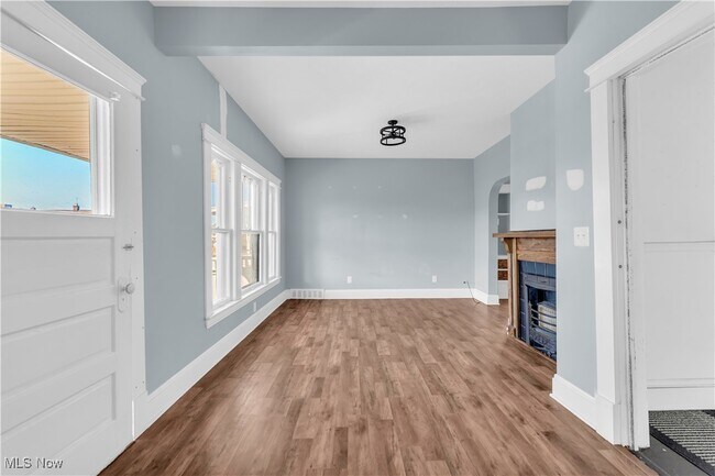 Building Photo - 1289 W 115th St