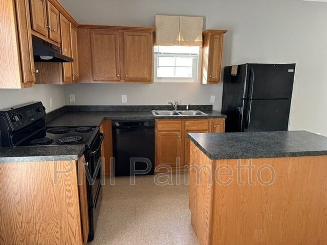 Building Photo - 108 Fairview Park Dr