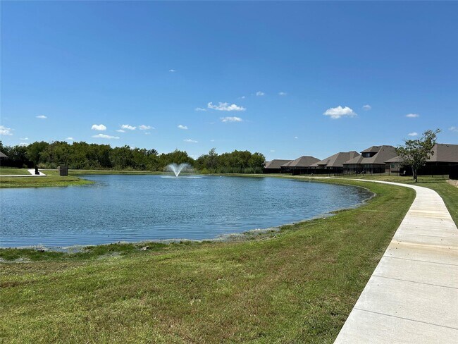 Building Photo - 541 Firethorn Dr