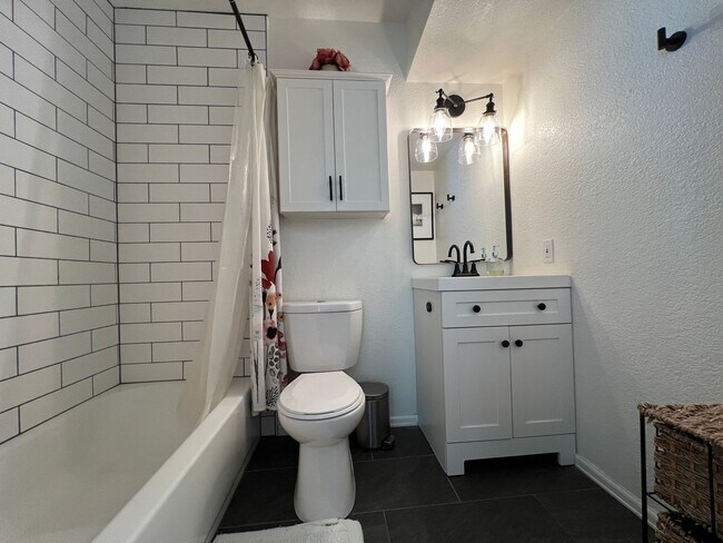 Building Photo - Beautiful 3 Bed/3 Bath in North Boulder Available 7/6