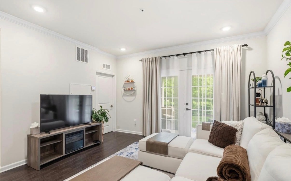 Building Photo - 23255 Milltown Knoll Sq