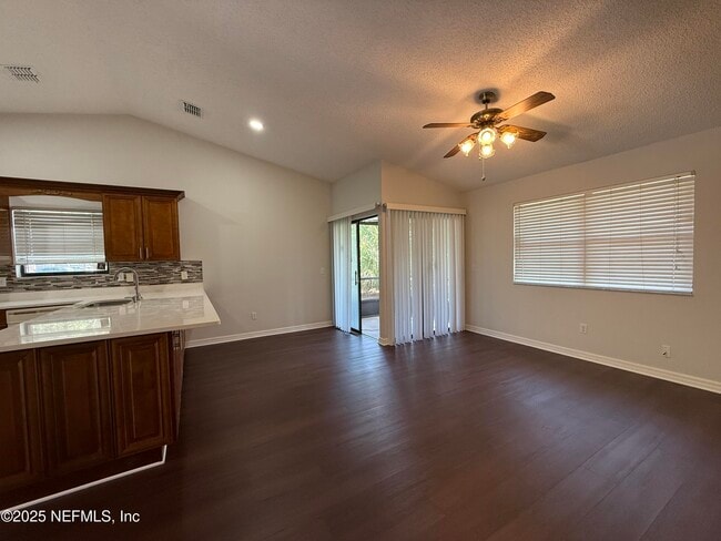 Building Photo - 8348 Westover Ct