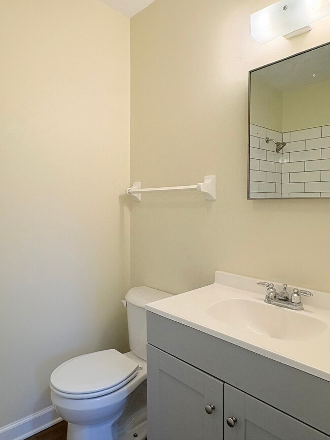 Building Photo - 1232 N Sunrise Dr