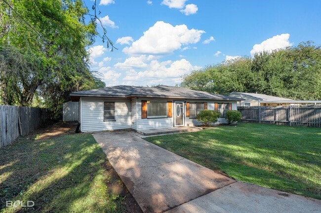 Building Photo - Check Out this Charming 3 bed 1 bath in Bossier