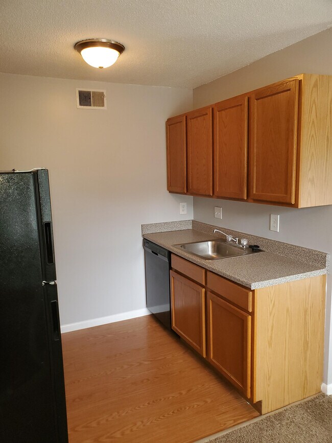 Building Photo - 8473 Beech Ave