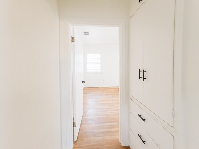 Building Photo - 2509 39th St