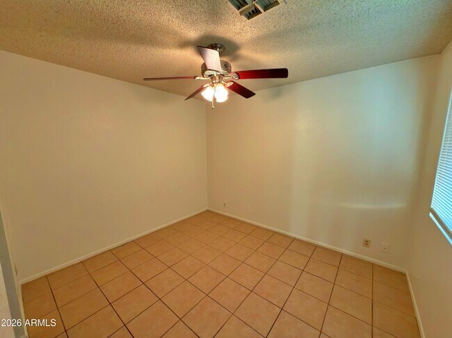 Building Photo - 9033 W Elm St