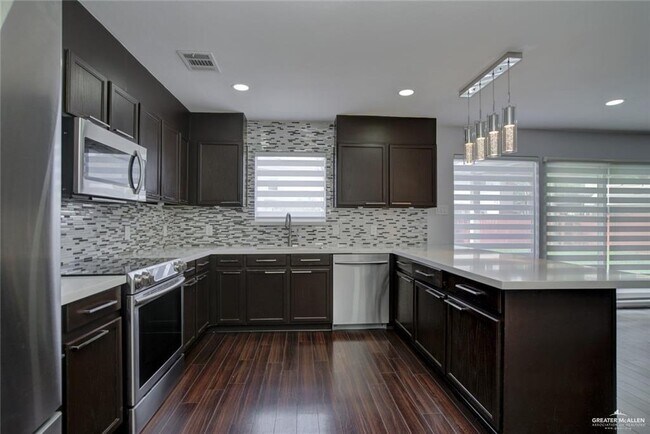 Building Photo - 41 San Fabian St