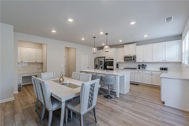 Building Photo - 4876 Elm Leaf Dr