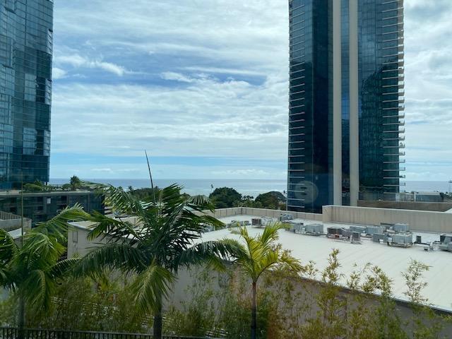 Building Photo - 1001 Queen St