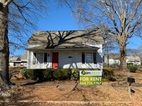 Building Photo - Cute 2/1 Great Greenville Location!
