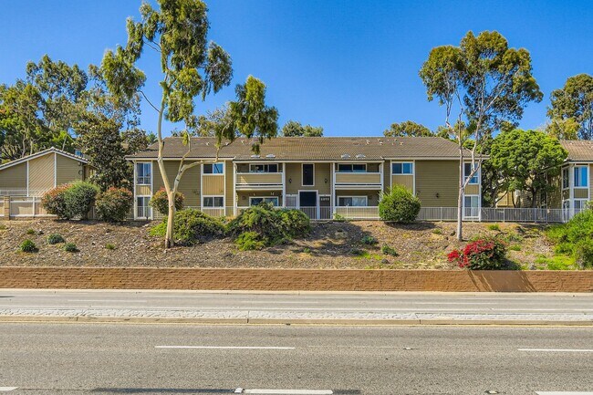 Building Photo - Spacious 3BR in Chula Vista – Renovated Ki...
