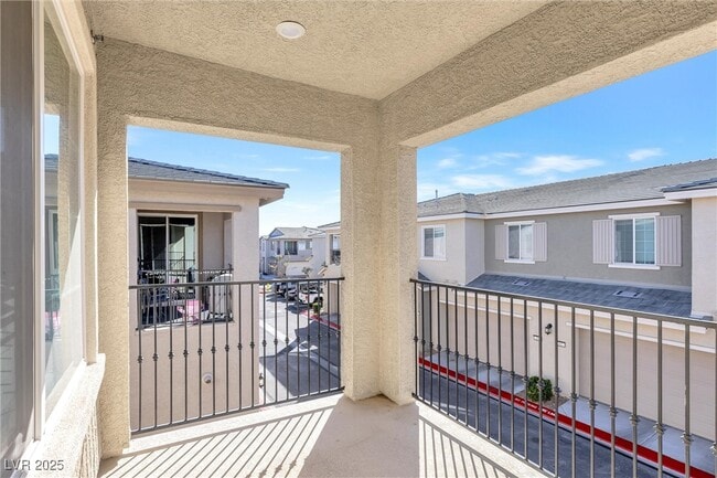 Building Photo - 5730 Sky Pointe Dr