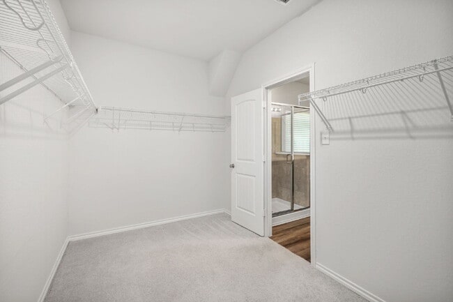 Building Photo - "Charming 3-Bed, 2-Bath Oasis with 1,753 S...