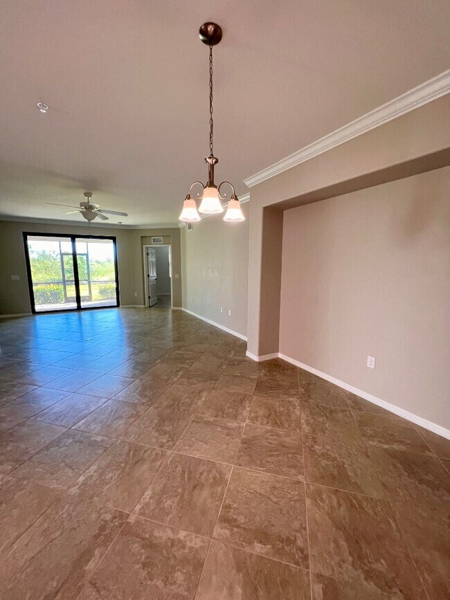 Building Photo - 1622 Oceania Dr S