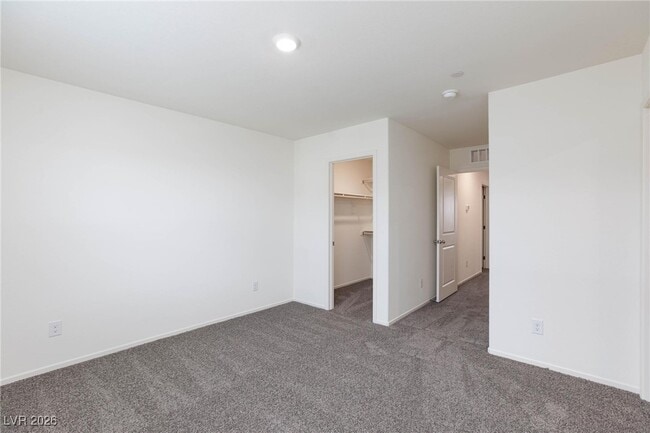 Building Photo - 6085 Lily Gdn St