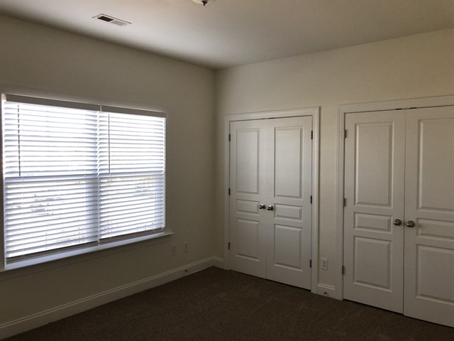 Building Photo - 8100 Lynwood Square