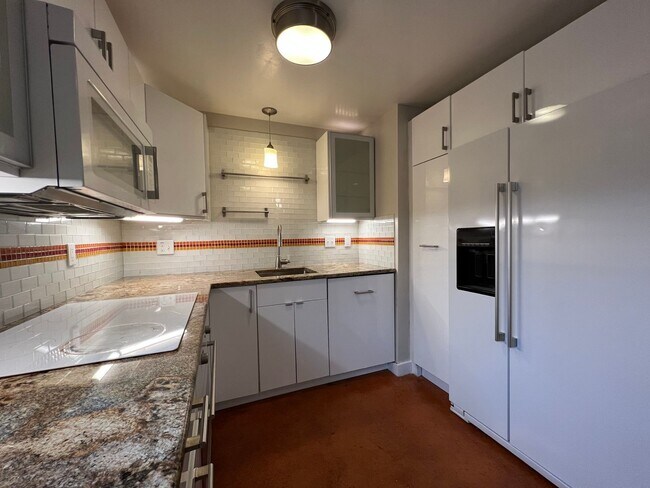 Building Photo - AMAZING LOCATION 2 Bed 1 Bath Condo of West Pearl In Boulder