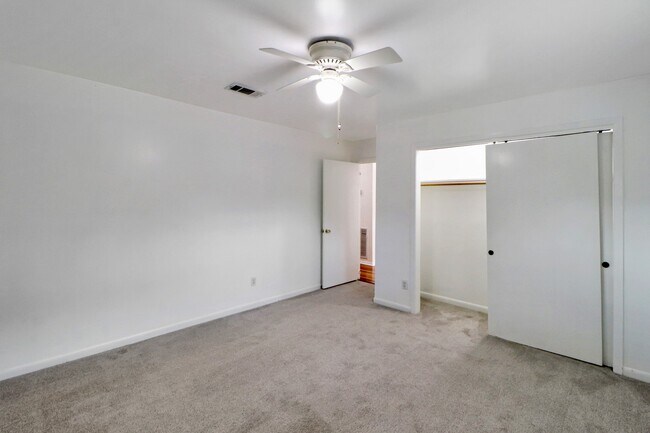 Building Photo - 5735 Wigton Dr