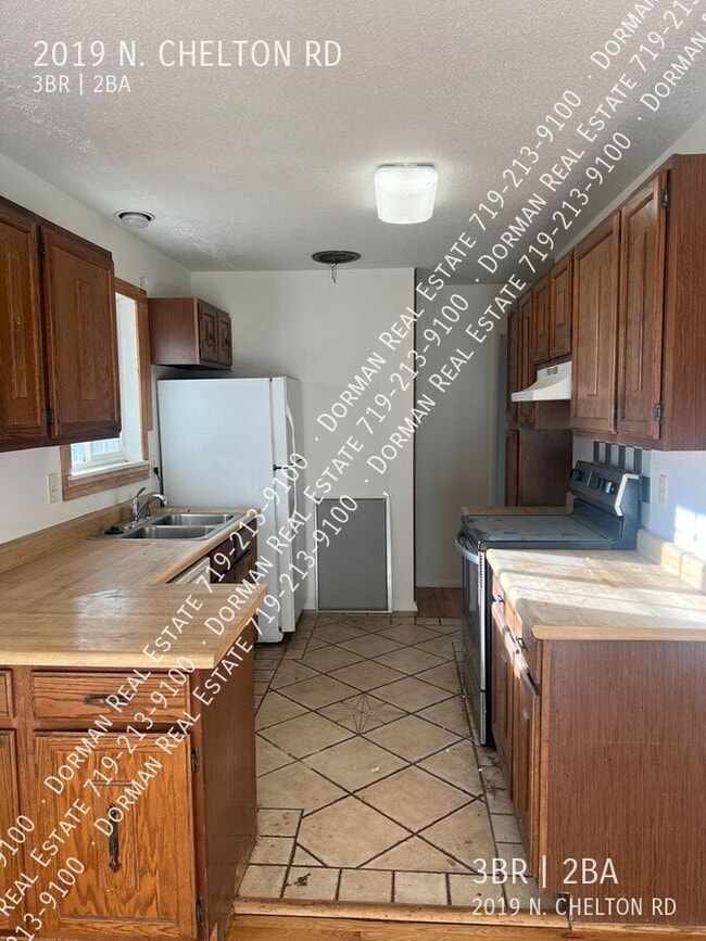 Building Photo - 2019 N Chelton Rd