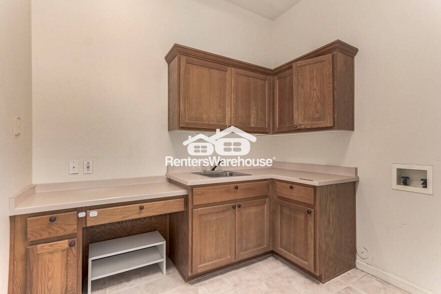 Building Photo - 21745 N 61st Dr