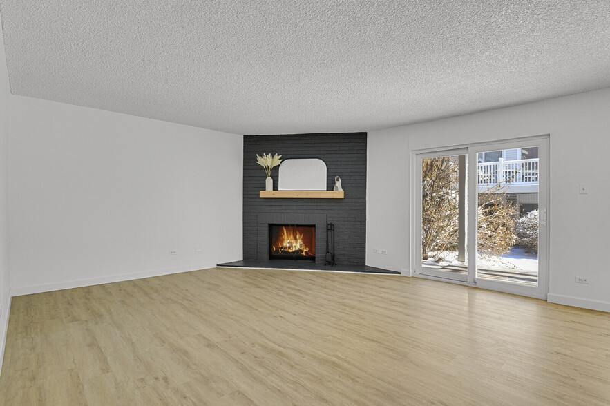 Building Photo - 3369 S Monaco Pky