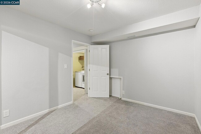 Building Photo - 1541 Moraga Way