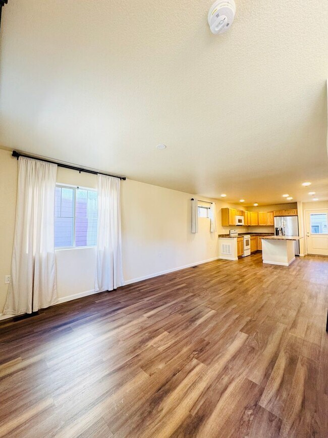 Building Photo - Charming 2 Bed, 2.5 Bath house located off of 119 and 287. Across from Longmont Rec Center and St...