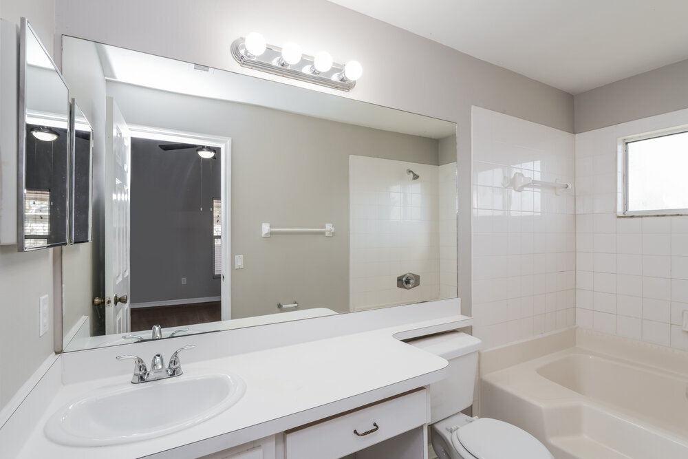 Building Photo - 28454 Meadowrush Way