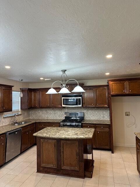 Building Photo - 16131 Canaridge Dr