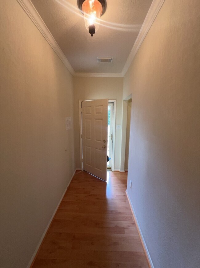 Building Photo - 5523 Dapplewood Ln