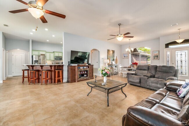 Building Photo - 5202 English Oak Dr