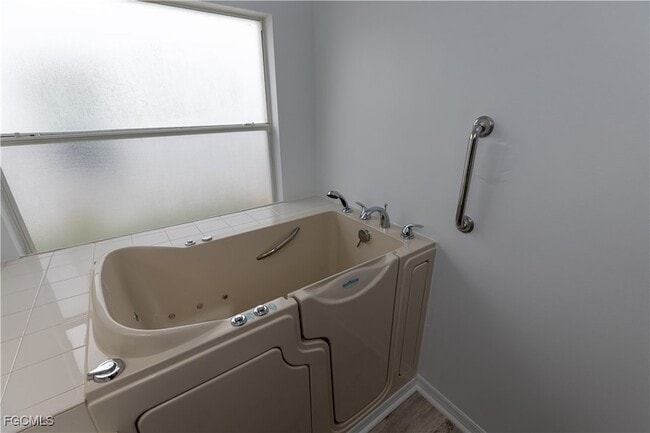 Building Photo - 8204 Breton Cir