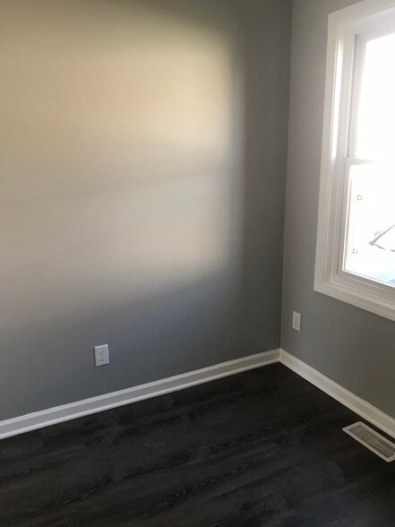 Building Photo - 84 Duluth Ave