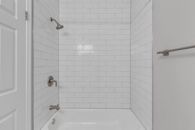 Building Photo - 606 Rolling Hill Walk