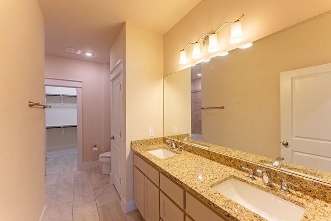 Building Photo - Beautiful 3 bedroom home in Gated community!