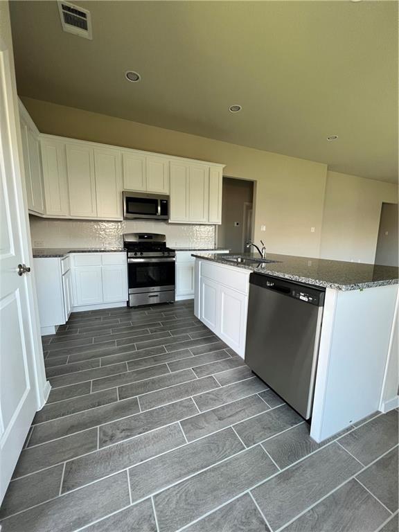 Building Photo - 208 Rollingwood Dr