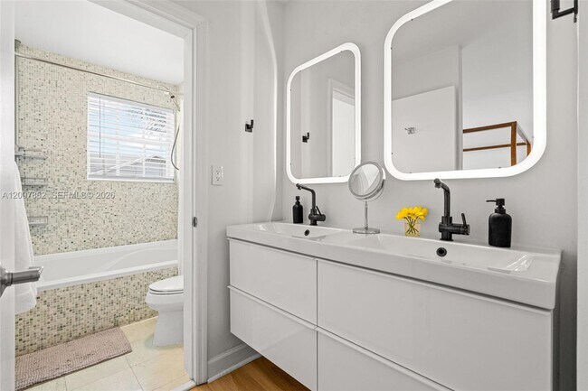 Building Photo - 11845 SW 100th St