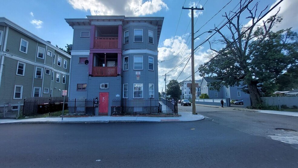 Building Photo - 3 Goddard Rd