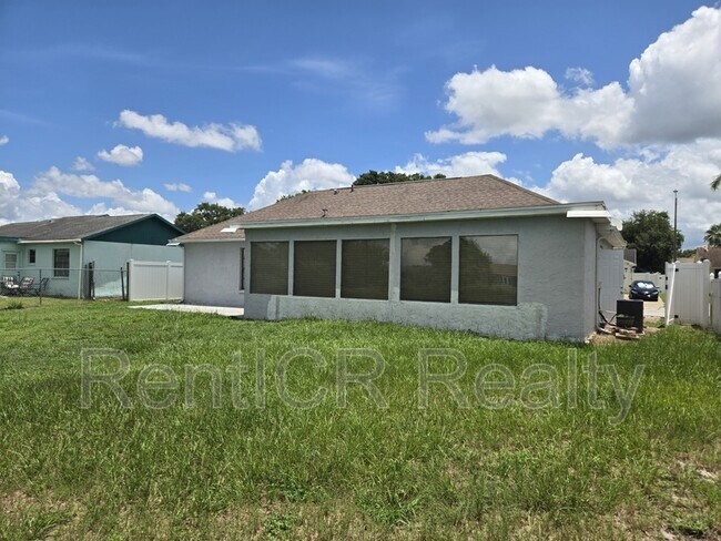Building Photo - 1305 Fuchsia Dr
