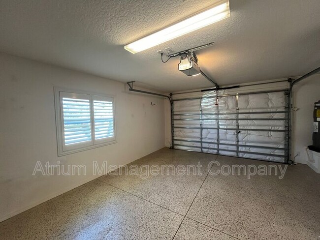 Building Photo - 724 Yager Ln