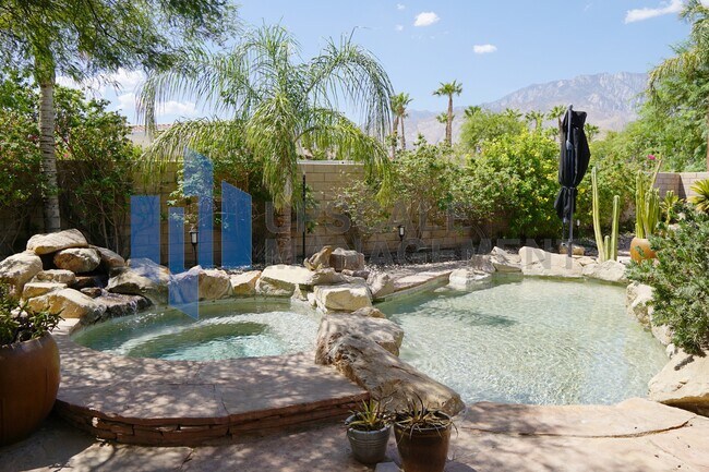 Building Photo - 2029 Savanna Way