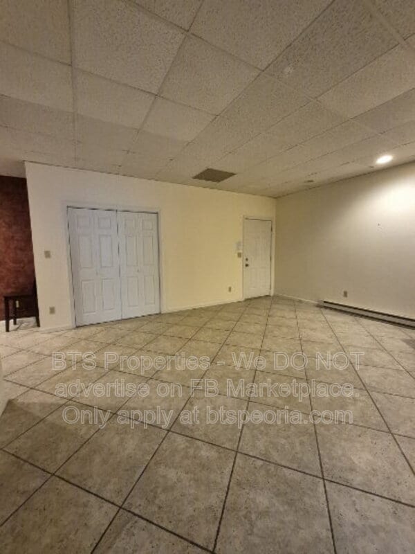 Building Photo - 5917 W Plank Rd