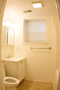 Building Photo - Two bedroom one bathroom apartment.