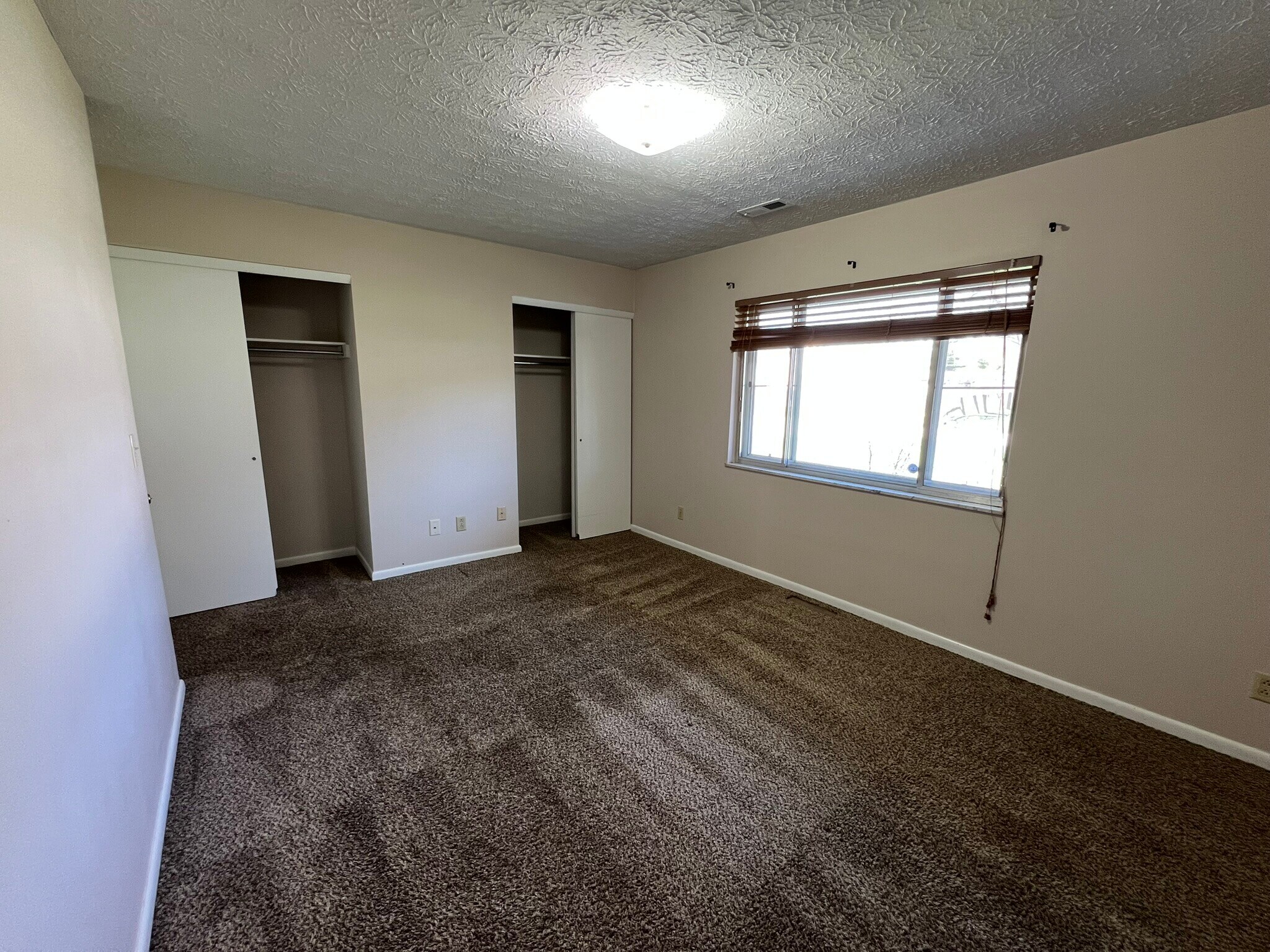 Building Photo - 157 Hickory Ln