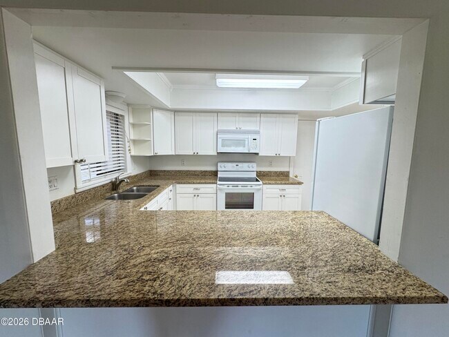 Building Photo - 1916 Seclusion Dr