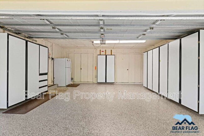 Building Photo - 7919 Ridgemont Dr