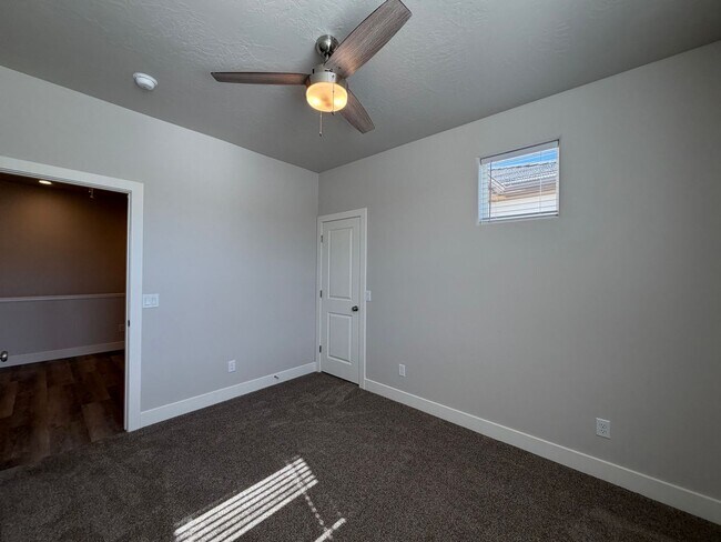 Building Photo - BRAND NEW TOWNHOME FOR RENT!